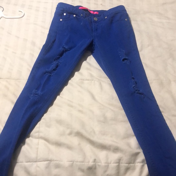 Pants - Blue skinny torn ladies jean